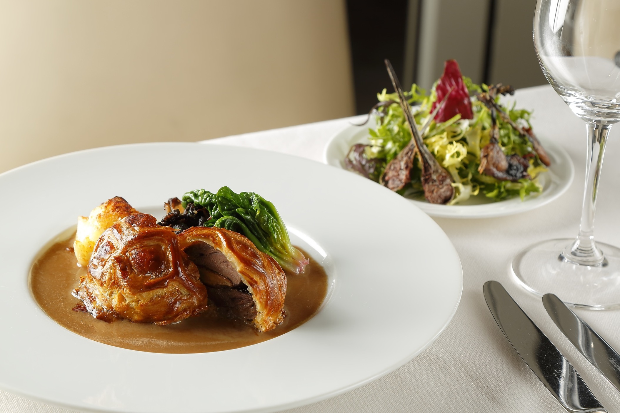 恵比寿 ｑｅｄ Club とーるブロ